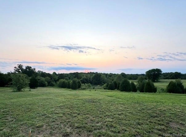 9546 S Bullington Road, Fredericksburg, IN 47120