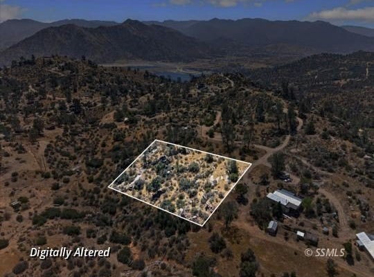 12TH St, Wofford Heights, CA 93285