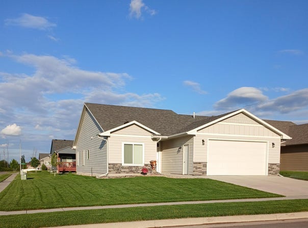 5400 S Eastwind Ave, Sioux Falls, SD 57108