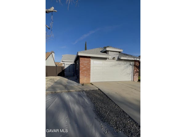 37626 E 12th Street, Palmdale, CA 93550