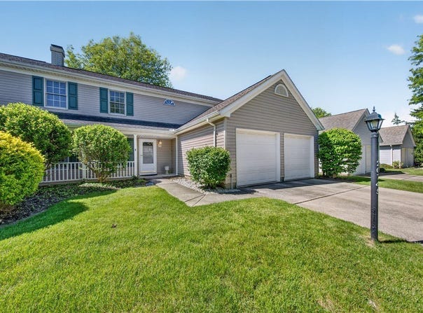 20745 Sun Meadow Trail, Strongsville, OH 44149