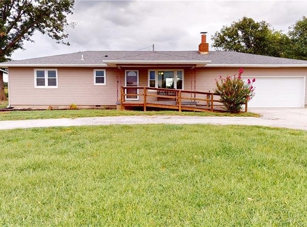 15665 E Quail Road, Nevada, MO 64772