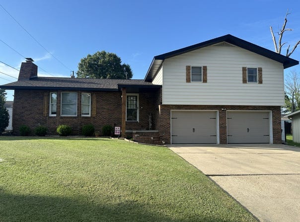 1112 Meadow Lane, Dexter, MO 63841