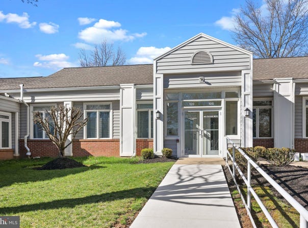 105 E CORPORATE Drive, LANGHORNE, PA 19047