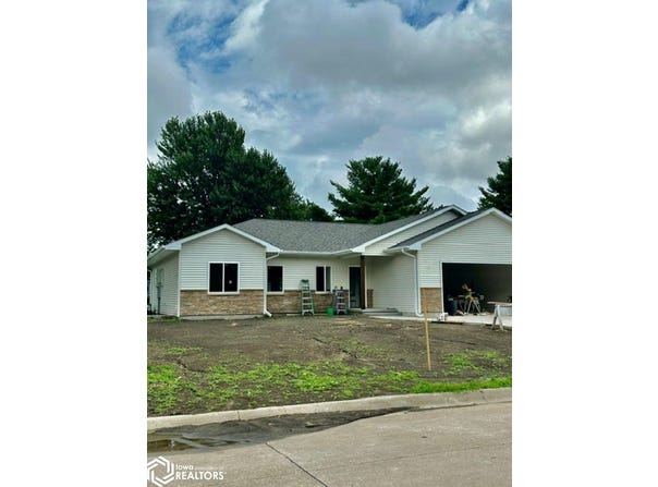 1112 WILLOW Avenue, Burlington, IA 52601