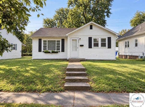 1604 E 9th Street, Sedalia, MO 65301