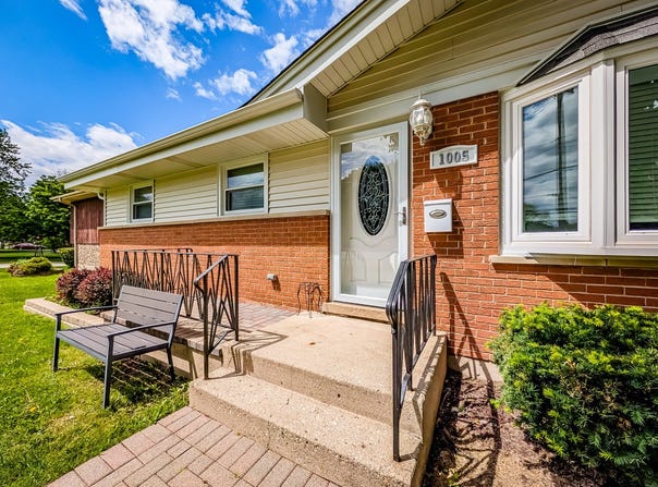 1005 Irving Park Road, Itasca, IL 60143