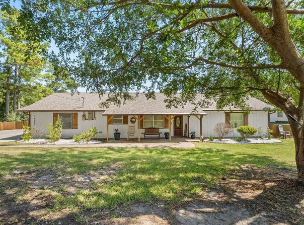 1453 Oakridge Dr, Leesville, LA 71446