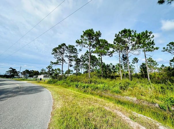 642 Ridge Rd, Eastpoint, FL 32328