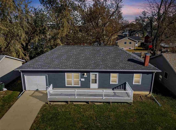 323 SE Norwick Rd SW, CedarRapids, IA 52404