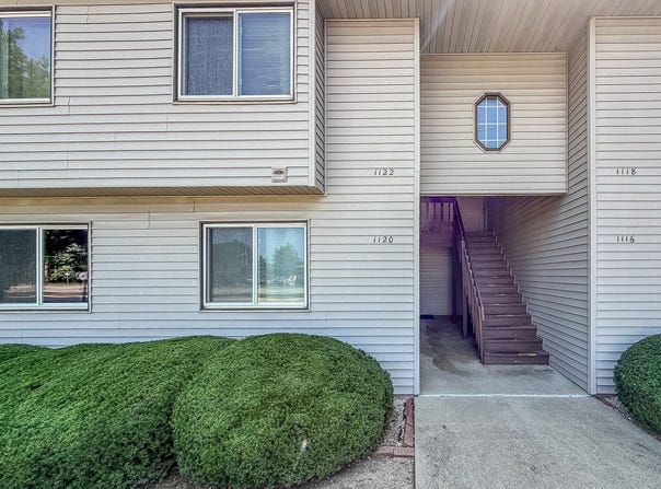 1120 Kara Drive, Champaign, IL 61822