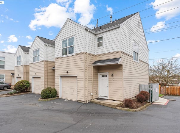 15723 NE BEECH 3C St, Portland, OR 97230