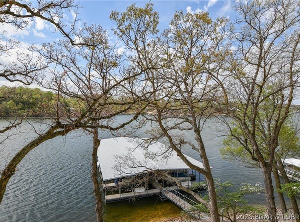 98 Jonathan Drive, Lake Ozark, MO 65049