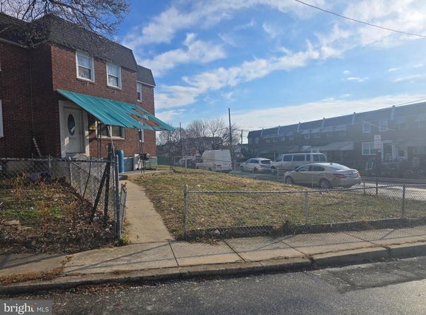 7160 CLOVER LN, UPPER DARBY, PA 19082