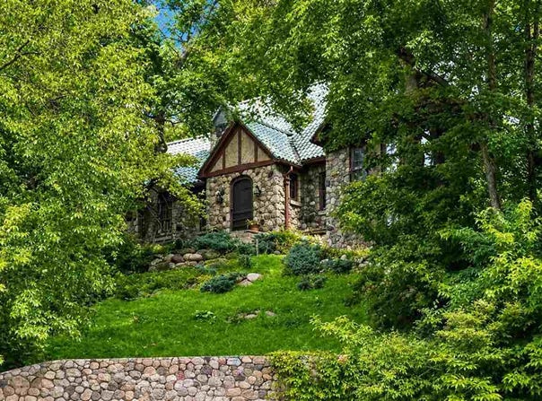 1818 N Dubuque St, IowaCity, IA 52245