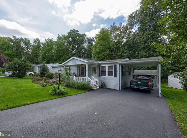 322 MAPLE Avenue, MANHEIM, PA 17545