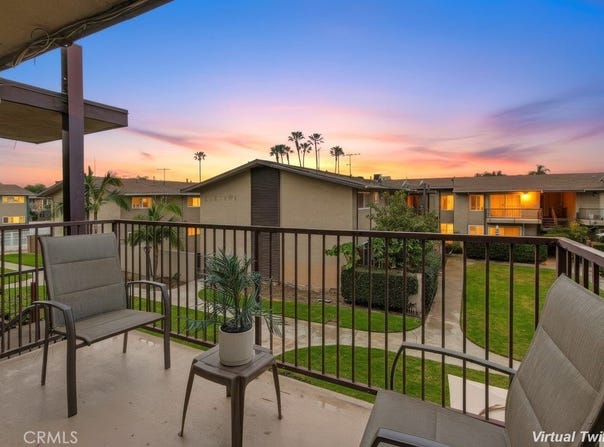1860 W Glenoaks, Anaheim, CA 92801
