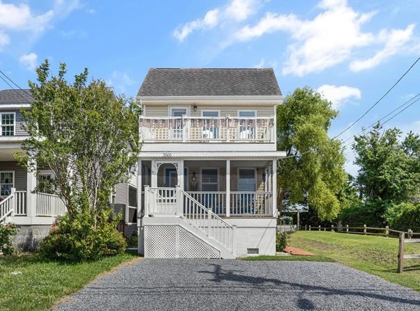 3566 MAIN ST, CHINCOTEAGUE, VA 23336