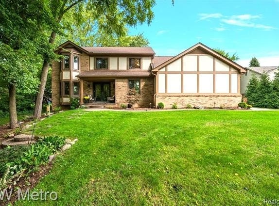 294 Miracle Drive, Troy, MI 48084