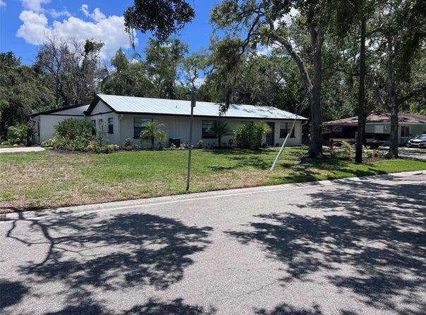 1840 3RD AVENUE E, BRADENTON, FL 34208