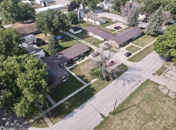 100 E 1St Avenue, Arthur, IA 51431