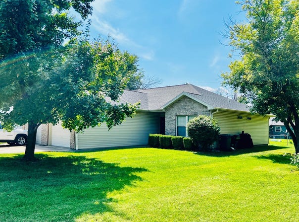409 S Jefferson St, Centralia, MO 65240