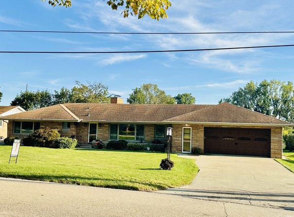 1825 Rainbow Bend Boulevard, Elkhart, IN 46514-1402