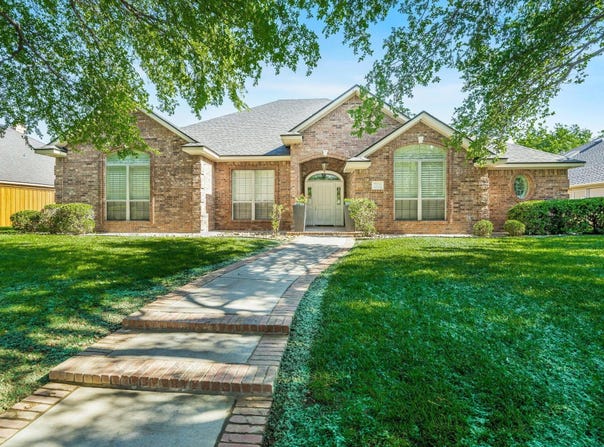 7604 BAYSWATER Road, Amarillo, TX 79119-6485