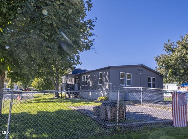 109 Windsor Drive, Duncansville, PA 16635