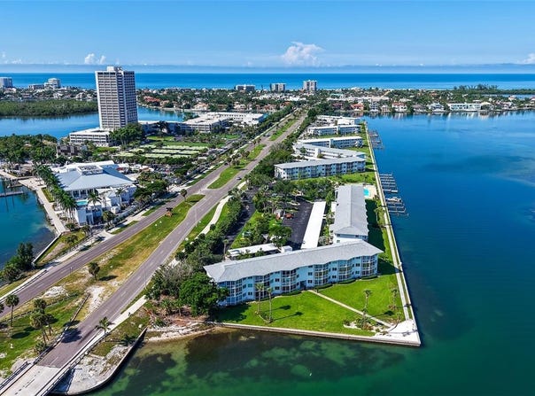 777 JOHN RINGLING Boulevard, SARASOTA, FL 34236