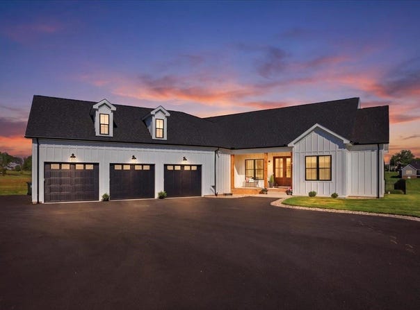 29 SUNDOWN DR, WAYNESBORO, VA 22980
