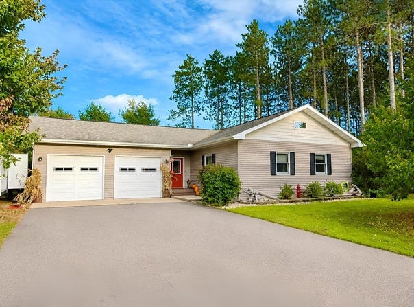 301 ESKER HEIGHTS DR, Tomahawk, WI 54487
