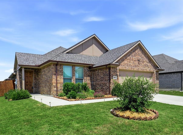 3017 Cliffview Drive, Sanger, TX 76266