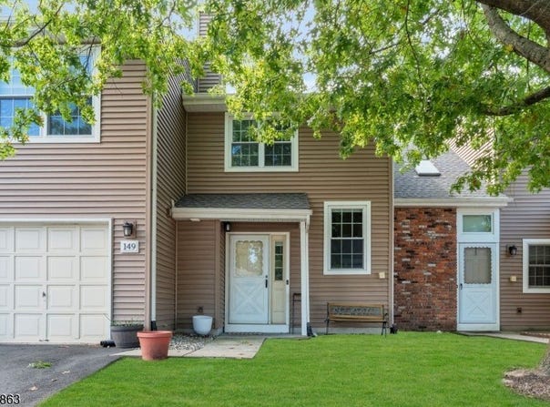 149 Skipton Pl, Franklin Twp., NJ 08873-4838