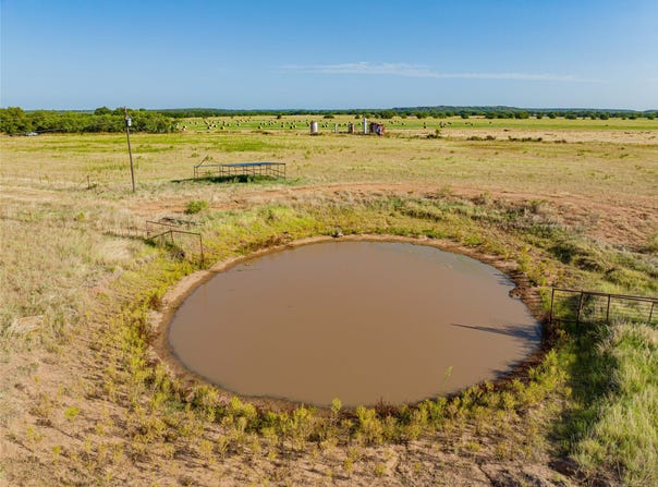 Lively Lane, Graham, TX 76450