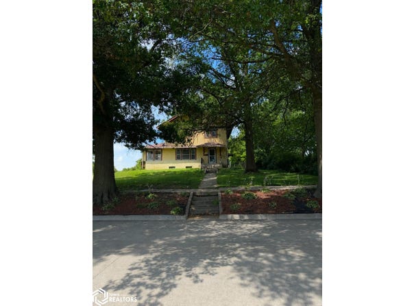 205 Shellway Drive, Mount Ayr, IA 50854