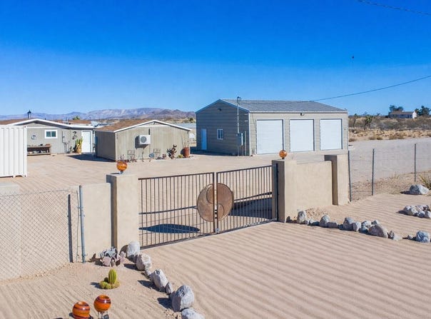 2467 Sand Drive, Landers, CA 92285