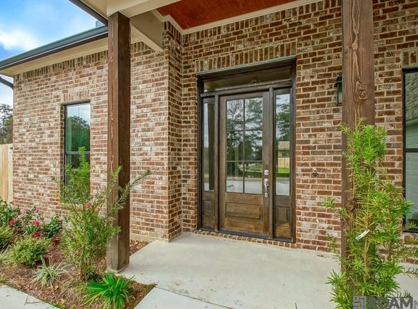 11922 Pendarvis Ln, Walker, LA 70785