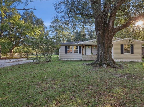 380 Croom, Vidor, TX 77611