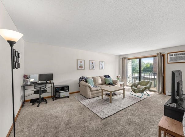 4 Pine Tree Drive, Arden Hills, MN 55112