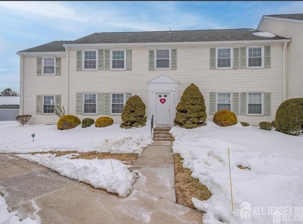 217 Mayflower Way, Monroe, NJ 08831