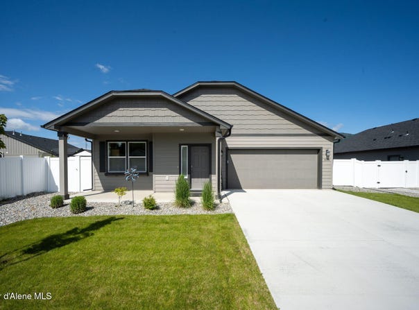 16026 N Hadley Loop, Rathdrum, ID 83858