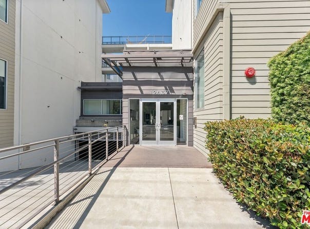 12837 Moorpark St, Studio City, CA 91604