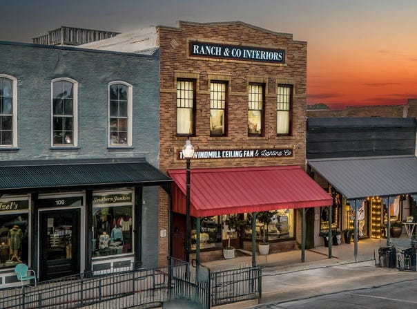 106 W Main Street, Pilot Point, TX 76258