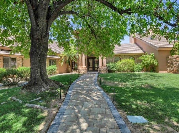 14810 N 15TH Avenue, Phoenix, AZ 85023