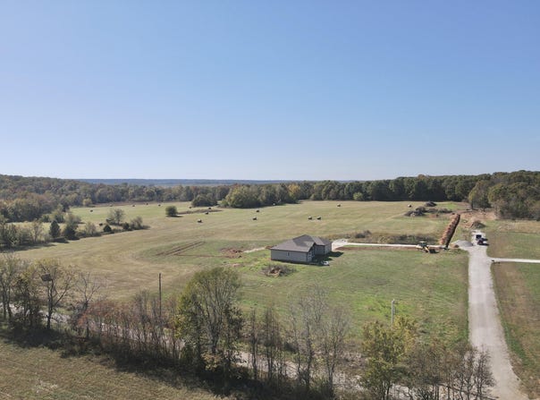 20203 Lawrence 2008p, Everton, MO 65646