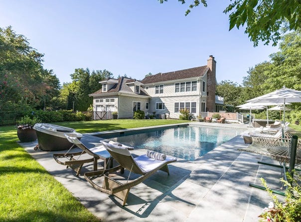 8 Widow Coopers Path, Sag Harbor, NY 11963