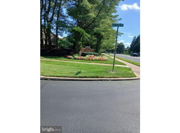 2001 RALSTON Drive, MOUNT LAUREL, NJ 08054