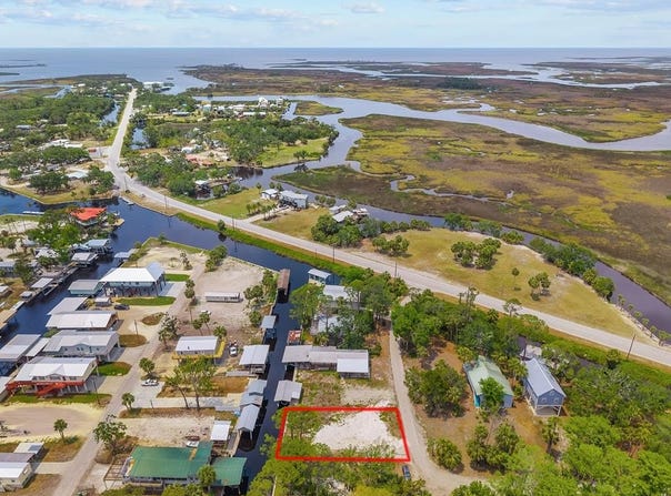 SE 890th Ave, Suwannee, FL 32692