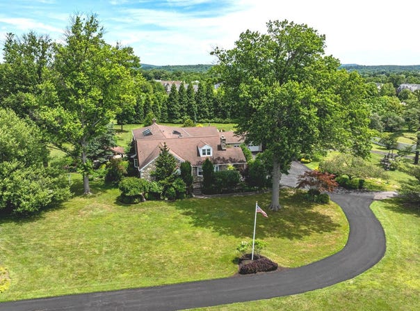2201 DENBEIGH Drive, JAMISON, PA 18929